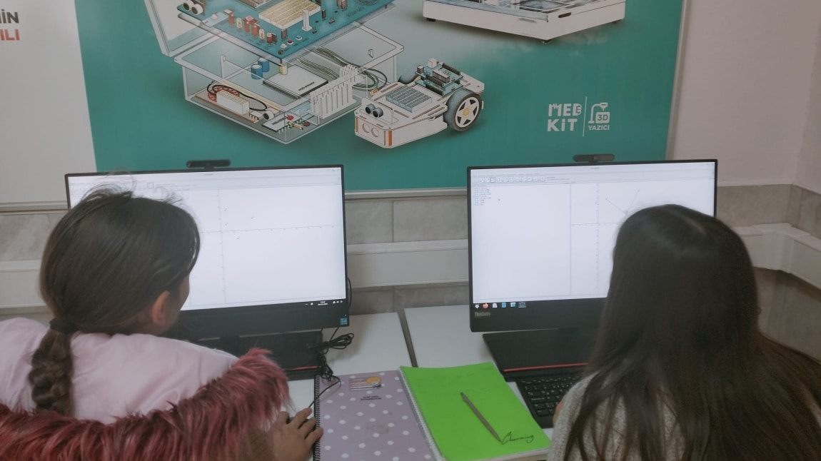 Matematik Derslerimiz Bilişim Teknolojileriyle Destekleniyor